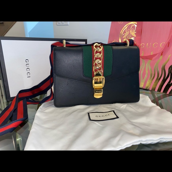 Gucci Handbags - Second Hand Authentic Gucci Purse for Women